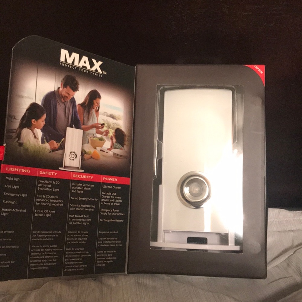 MAX 1-Motion Activated LED Safety/Security Light - Picture 2 of 4